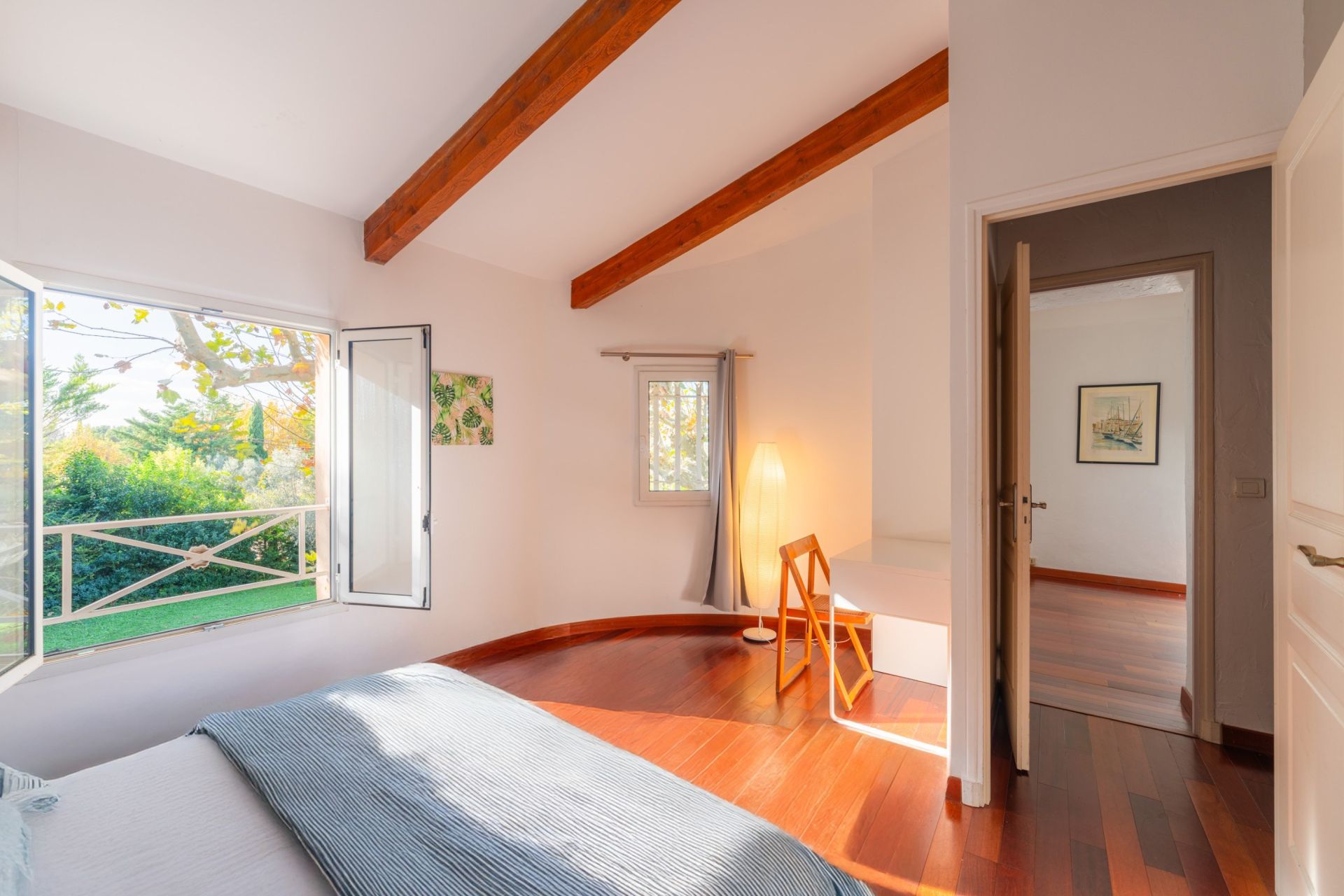 luxury house 7 Rooms for sale on MARSEILLE (13009)