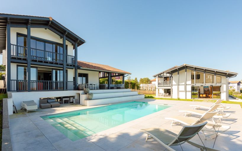 luxury house 11 Rooms for sale on ST JEAN DE LUZ (64500)