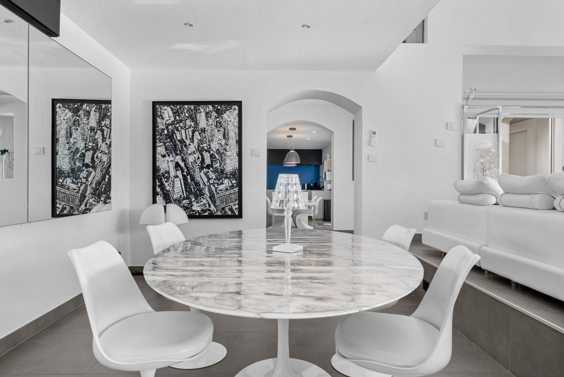 luxury house 5 Rooms for sale on ALLAUCH (13190)