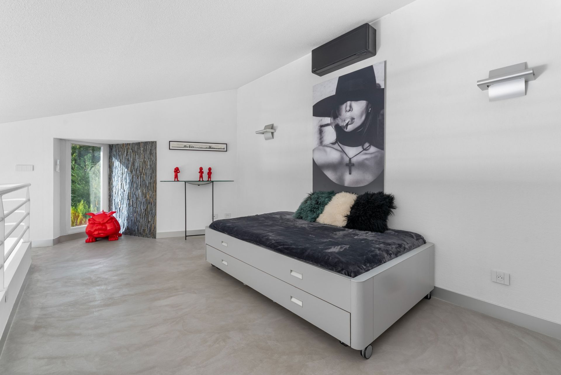 luxury house 5 Rooms for sale on ALLAUCH (13190)