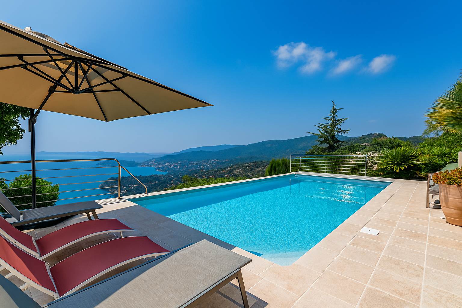 maison provençale de luxe 8 Pièces en vente sur RAYOL CANADEL SUR MER (83820)