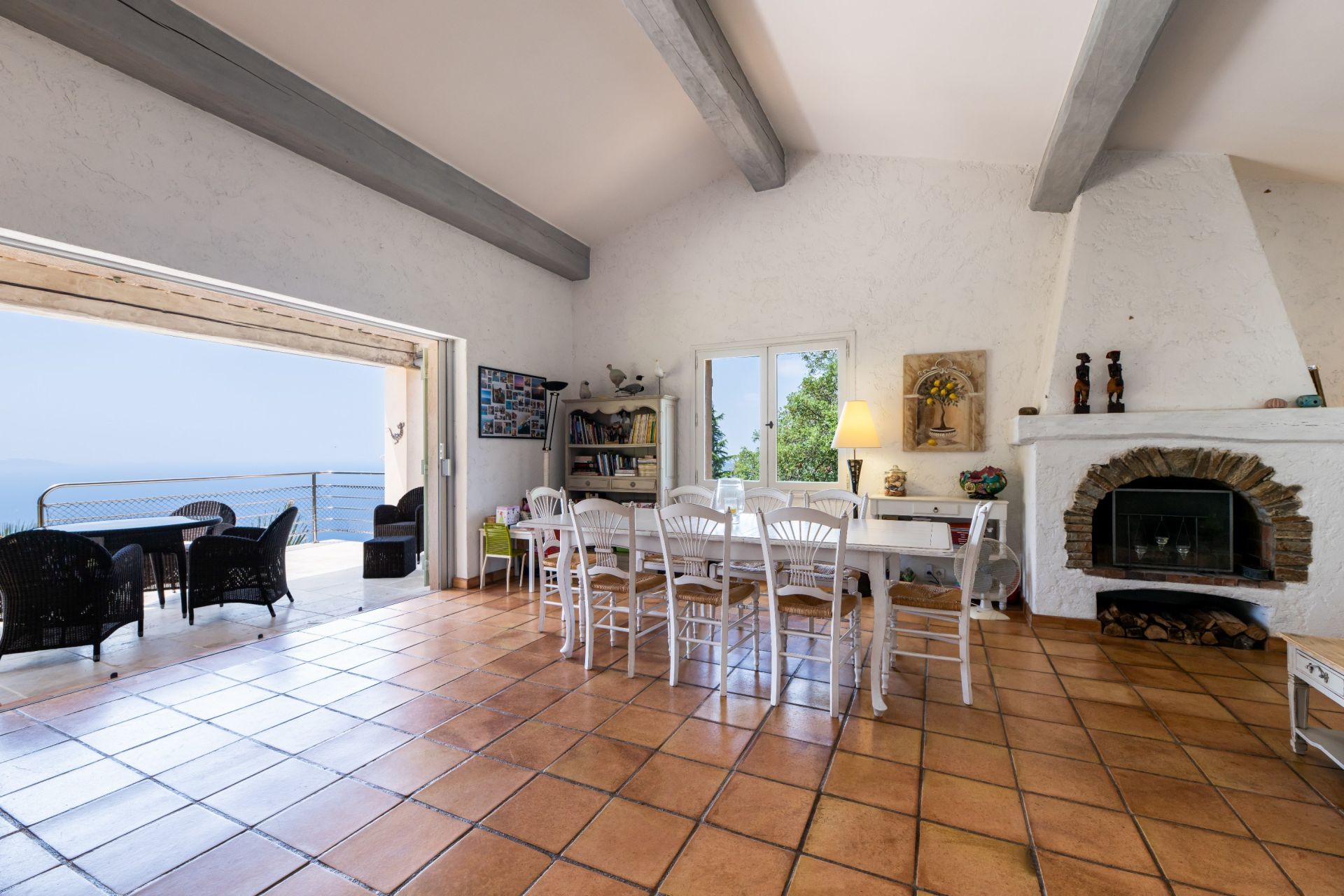 luxury provencale house 8 Rooms for sale on RAYOL CANADEL SUR MER (83820)