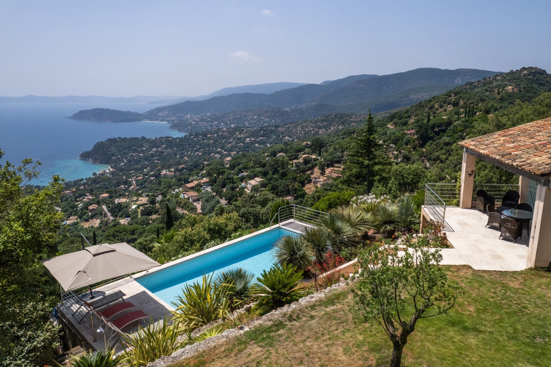 luxury provencale house 8 Rooms for sale on RAYOL CANADEL SUR MER (83820)