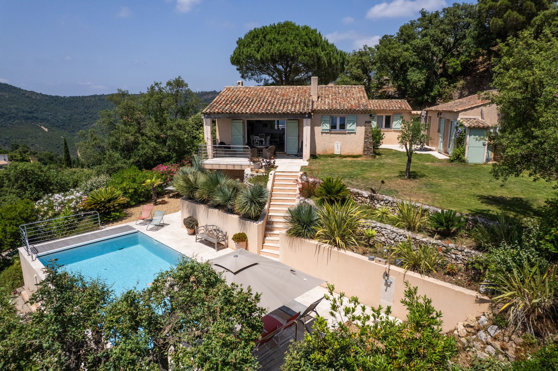 luxury provencale house 8 Rooms for sale on RAYOL CANADEL SUR MER (83820)