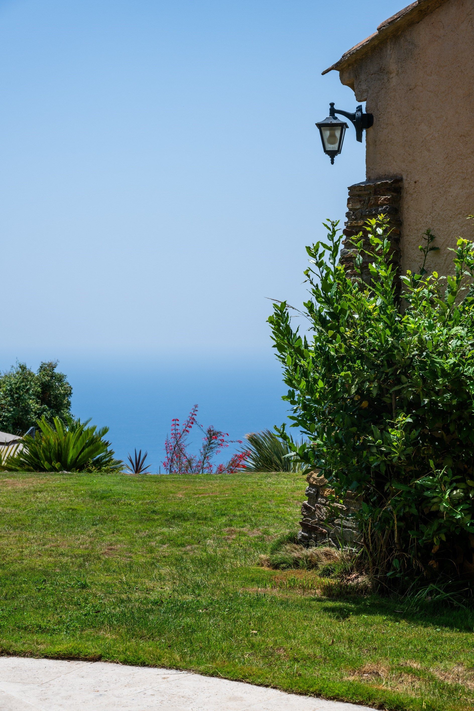 luxury provencale house 8 Rooms for sale on RAYOL CANADEL SUR MER (83820)