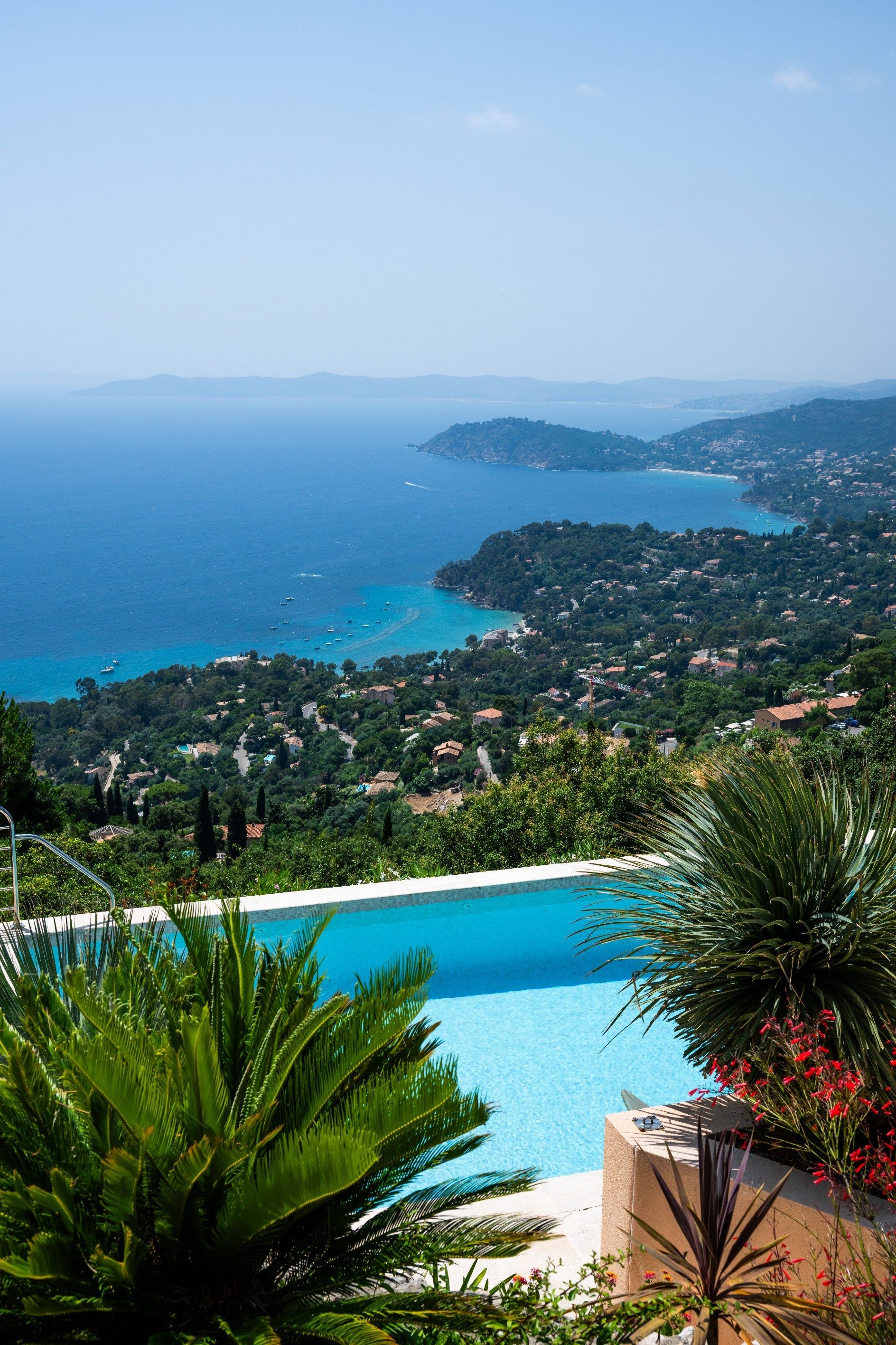 luxury provencale house 8 Rooms for sale on RAYOL CANADEL SUR MER (83820)