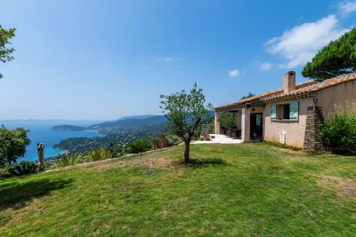 Sale Luxury provencale house Rayol-Canadel-sur-Mer 8&nbsp;Rooms 171&nbsp;m²