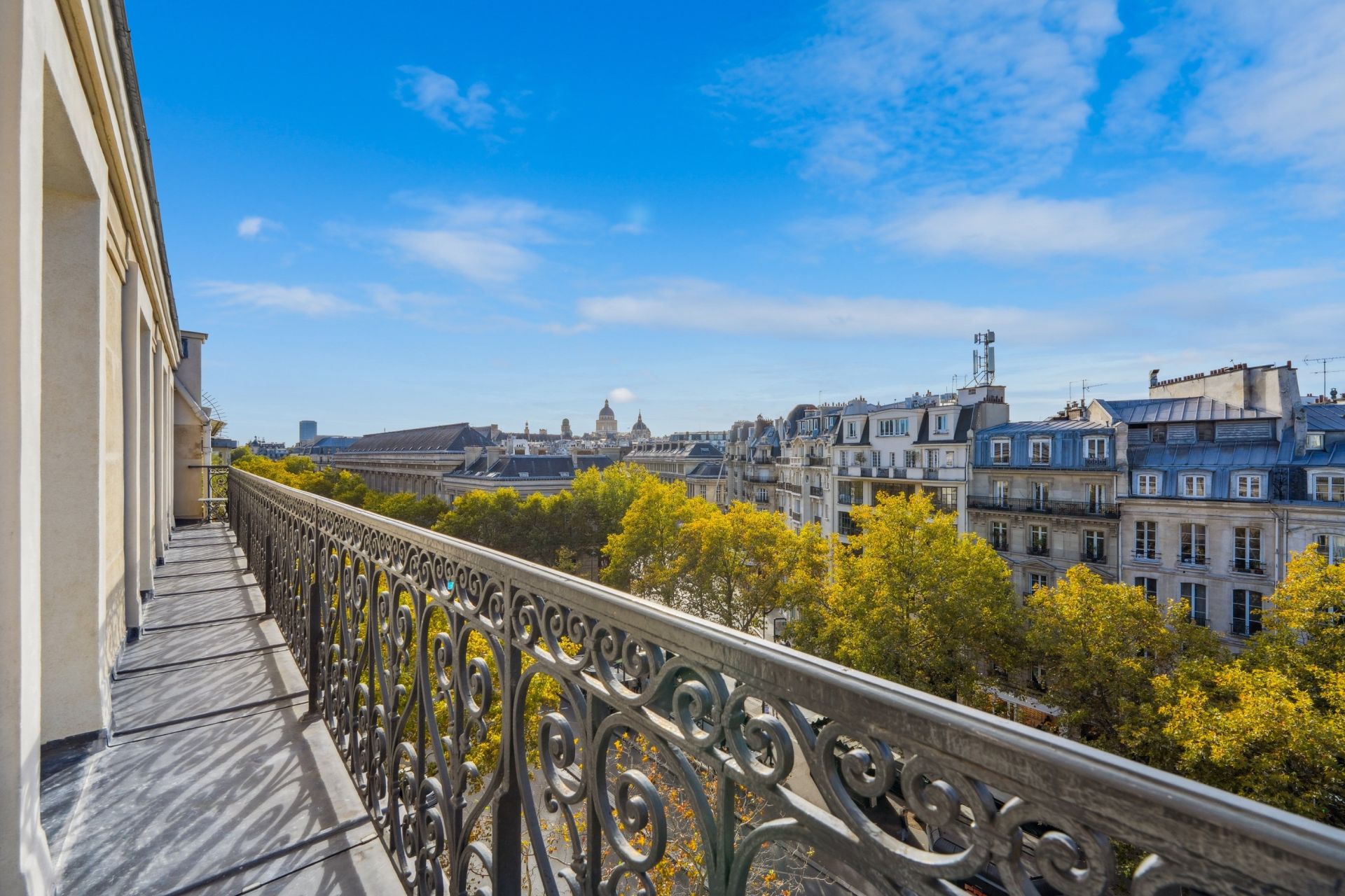 luxury apartment 6 Rooms for sale on PARIS (75006)
