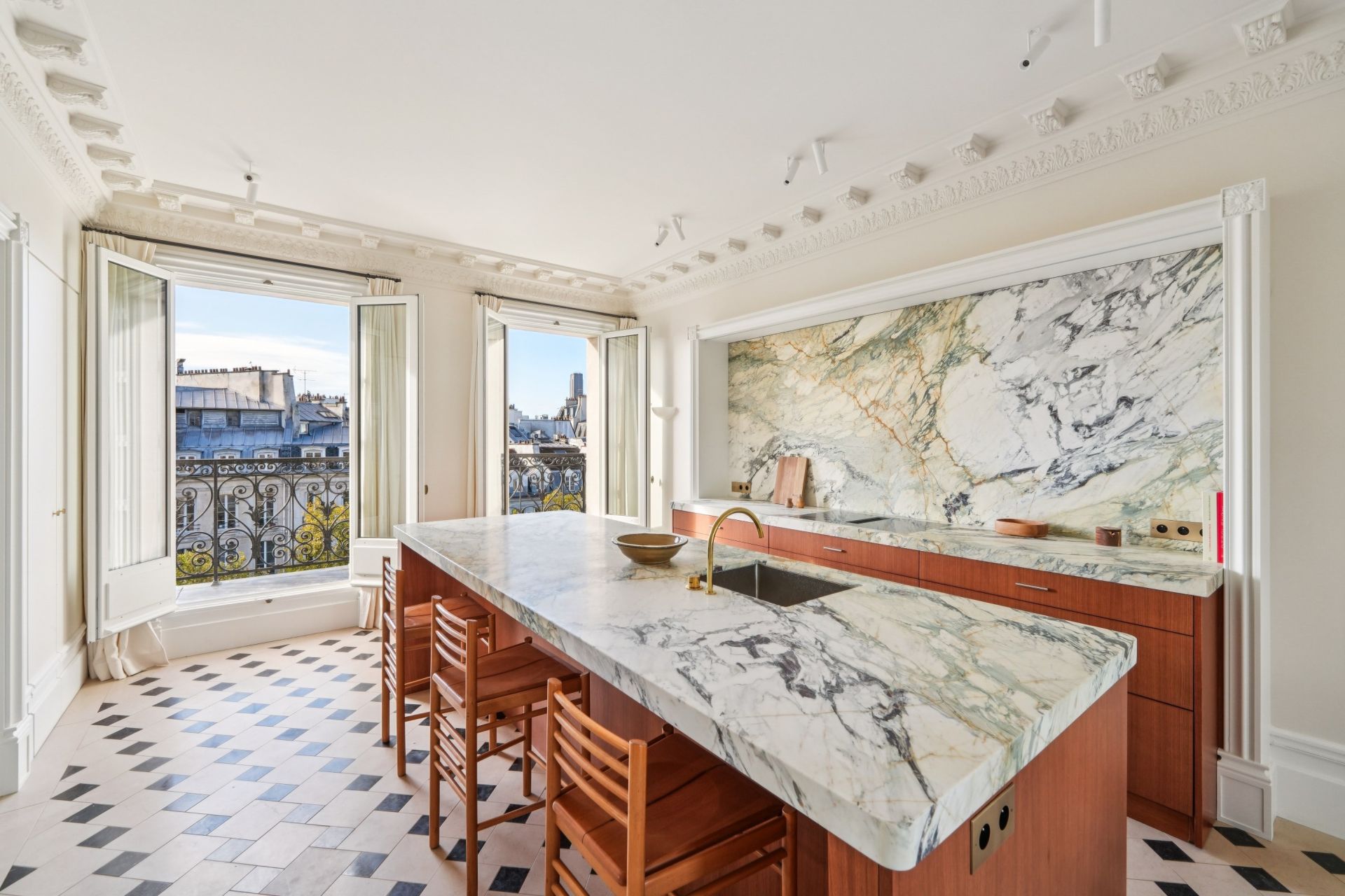 luxury apartment 6 Rooms for sale on PARIS (75006)