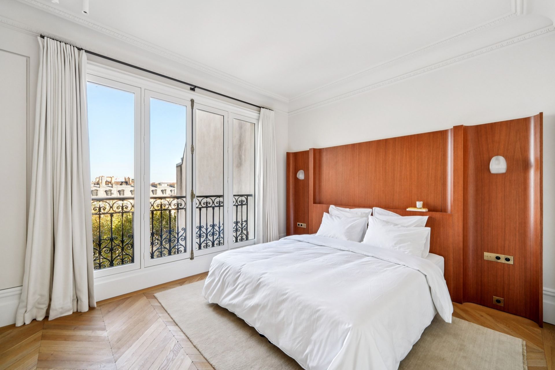 luxury apartment 6 Rooms for sale on PARIS (75006)