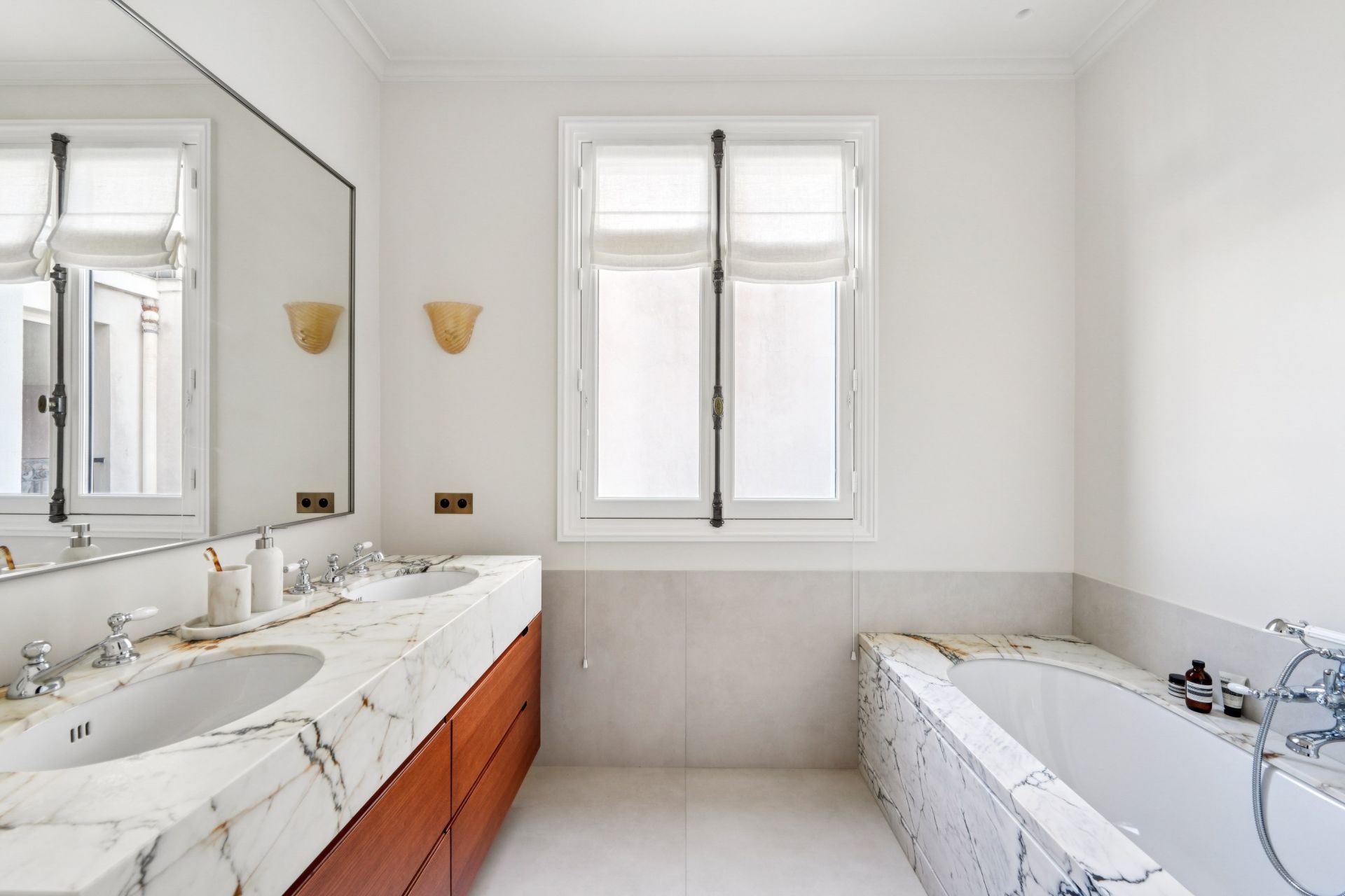 luxury apartment 6 Rooms for sale on PARIS (75006)