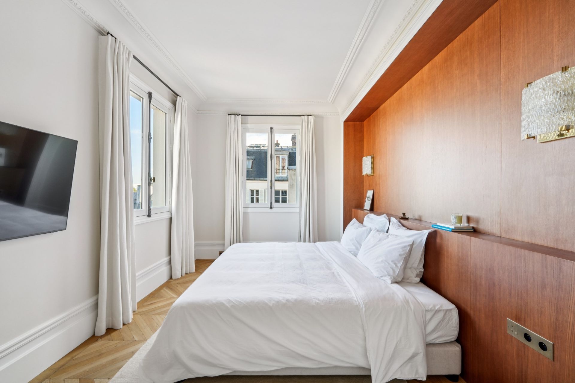 luxury apartment 6 Rooms for sale on PARIS (75006)
