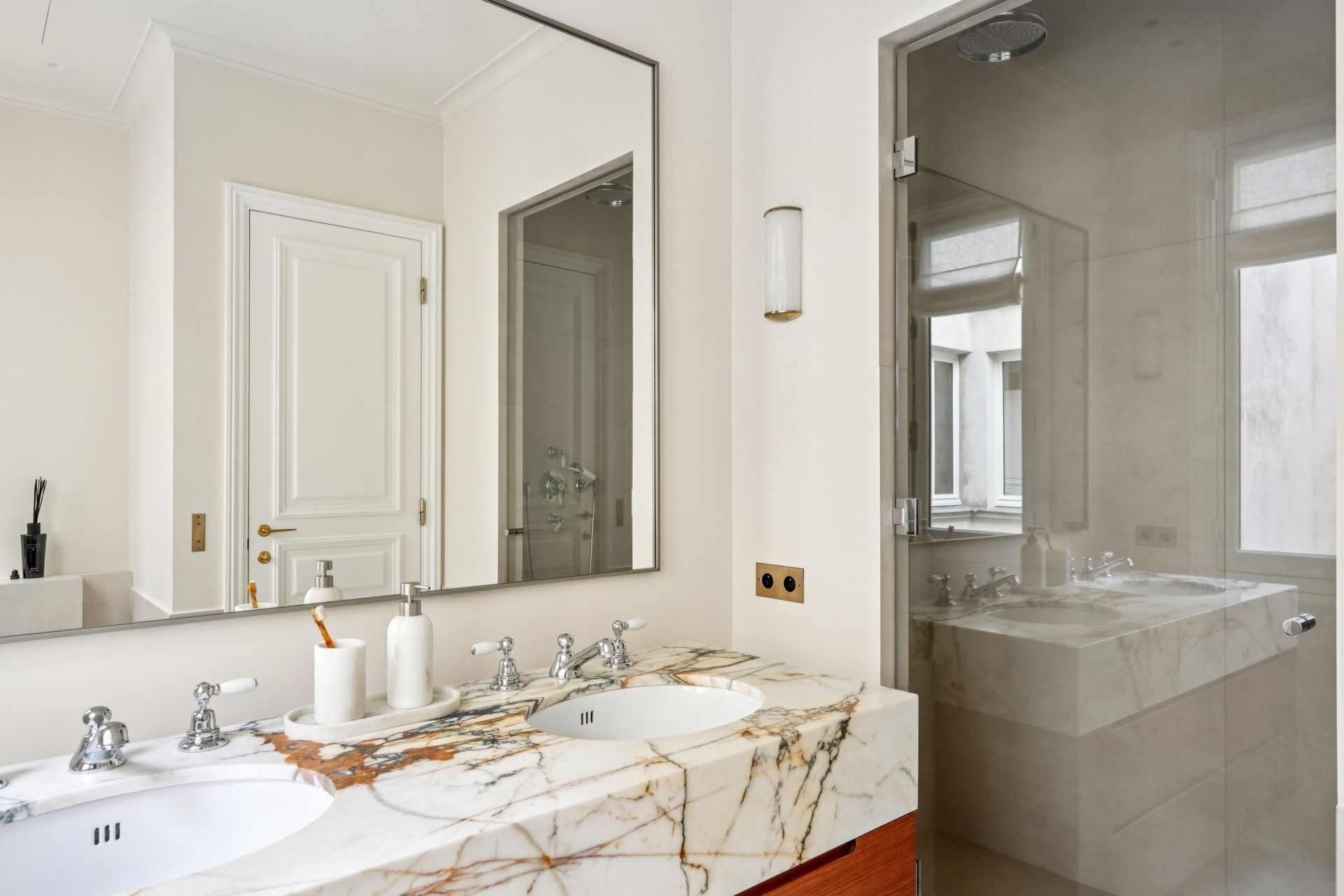 luxury apartment 6 Rooms for sale on PARIS (75006)