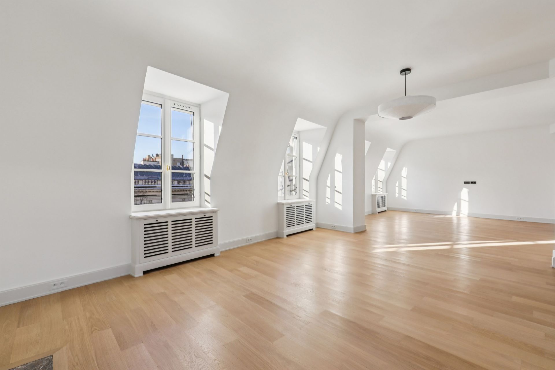 luxury apartment 5 Rooms for rent on PARIS (75007)