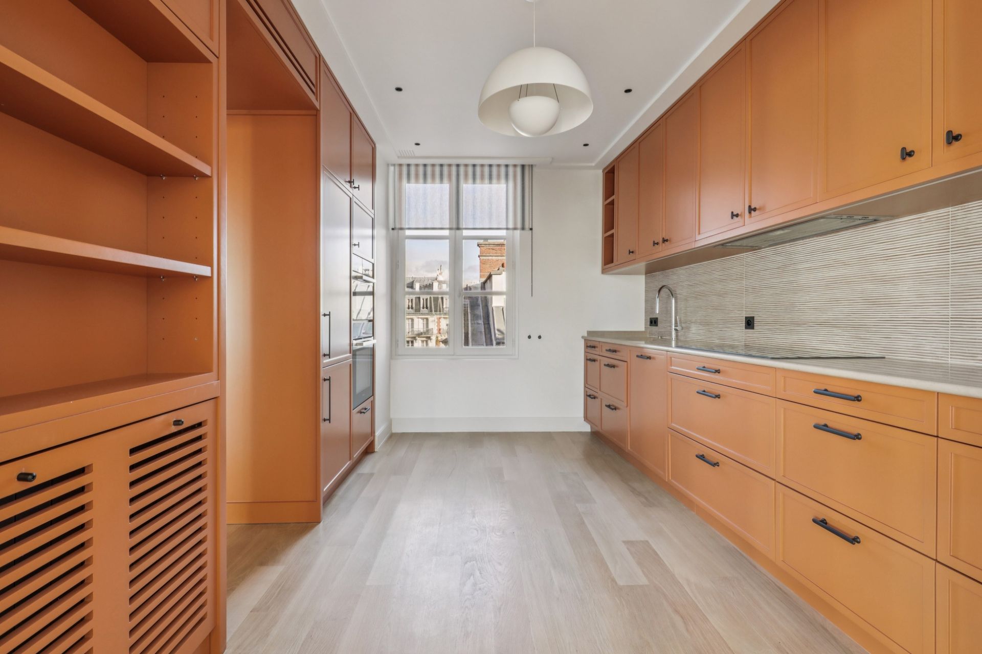 luxury apartment 5 Rooms for rent on PARIS (75007)