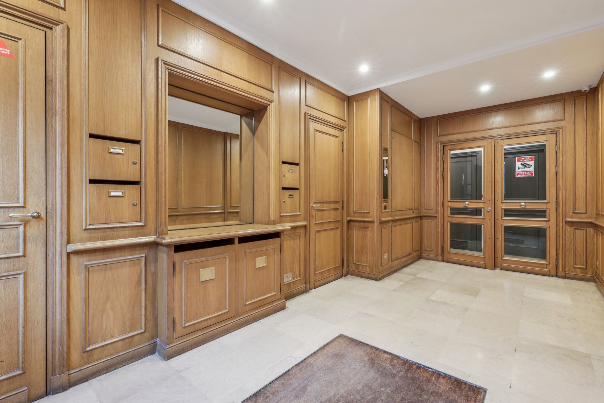 luxury apartment 5 Rooms for rent on PARIS (75007)