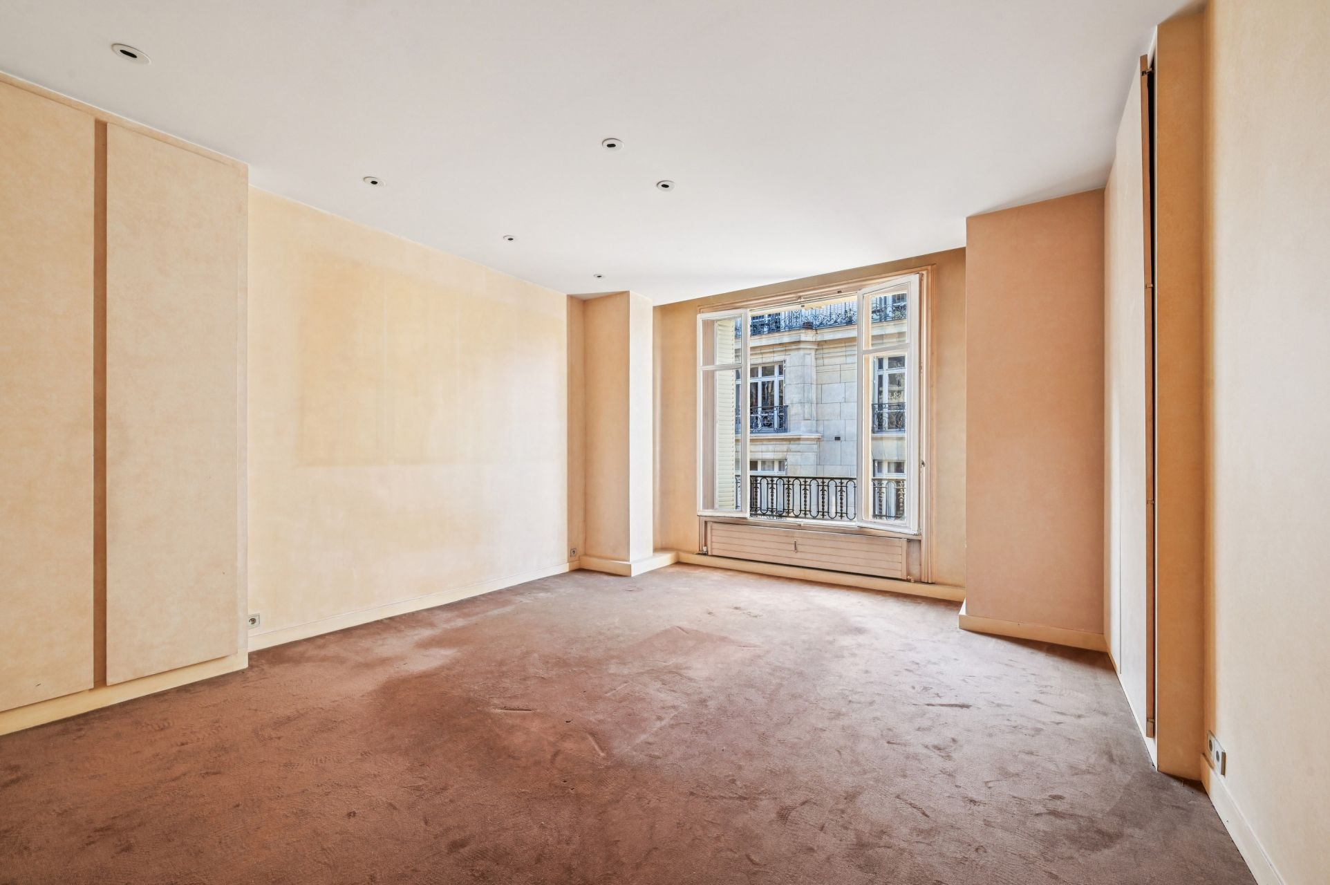 luxury apartment 6 Rooms for sale on PARIS (75017)