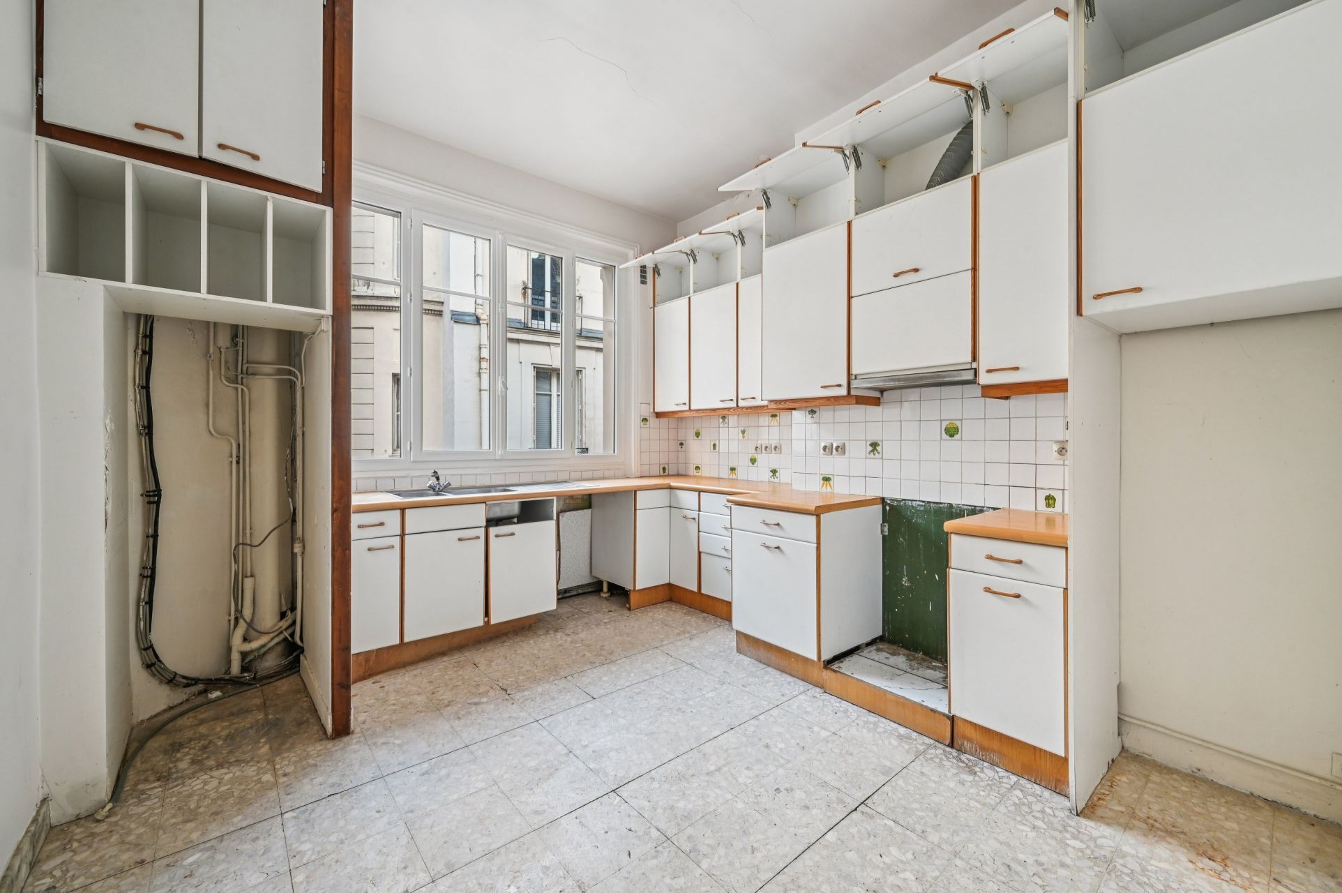 luxury apartment 6 Rooms for sale on PARIS (75017)