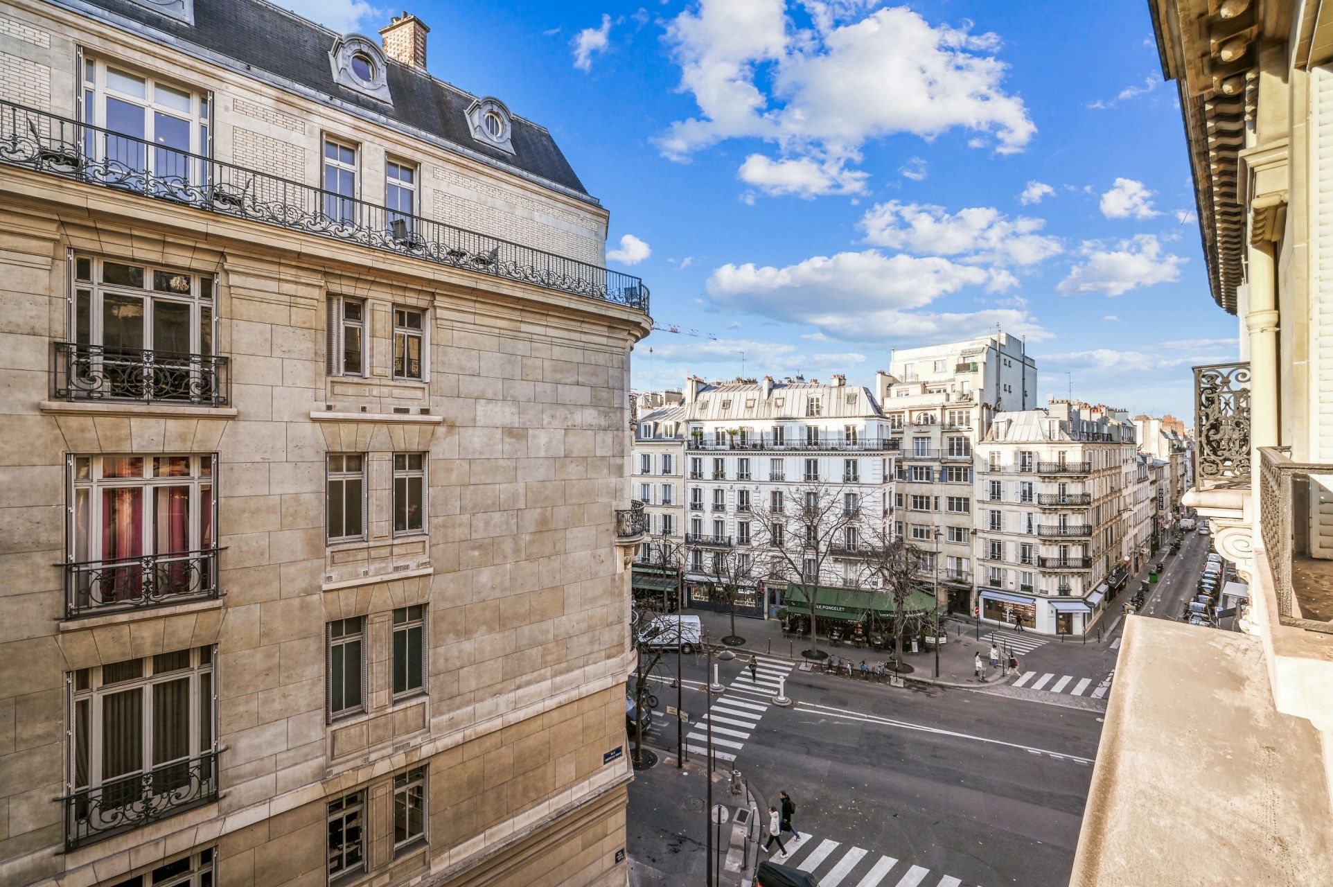 luxury apartment 6 Rooms for sale on PARIS (75017)