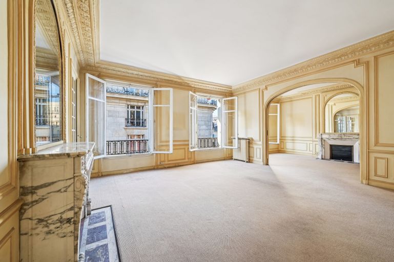 luxury apartment 6 Rooms for sale on PARIS (75017)
