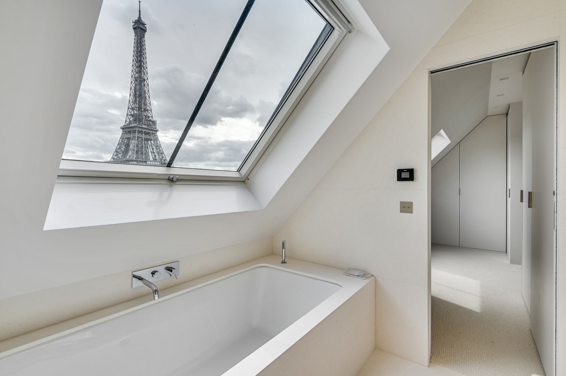 luxury apartment 4 Rooms for rent on PARIS (75016)
