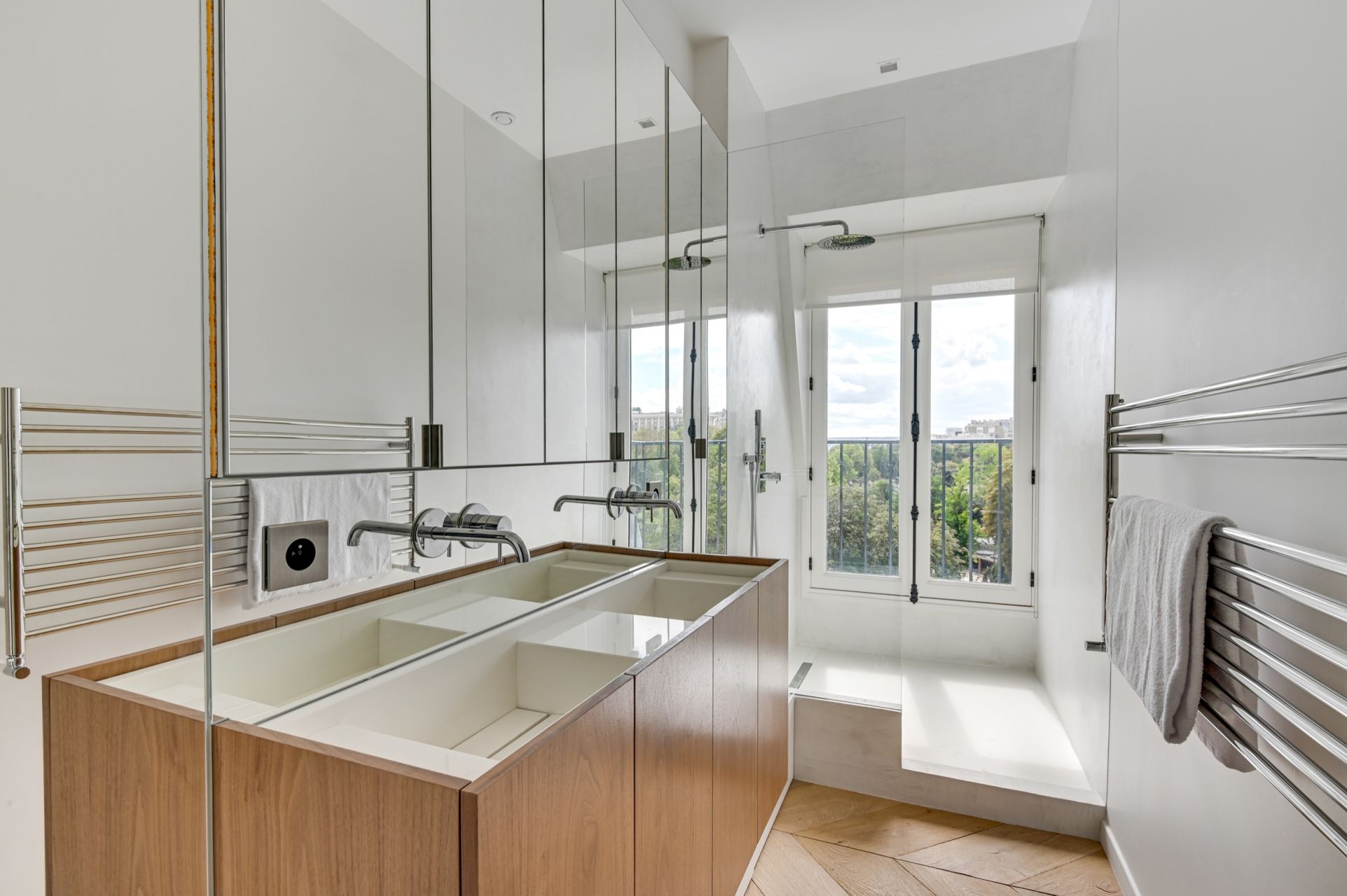 luxury apartment 4 Rooms for rent on PARIS (75016)