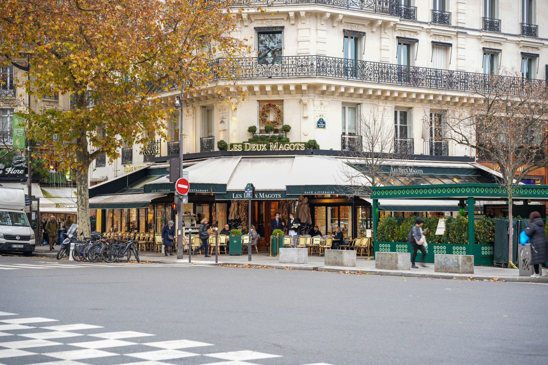 luxury apartment 4 Rooms for sale on PARIS (75006)