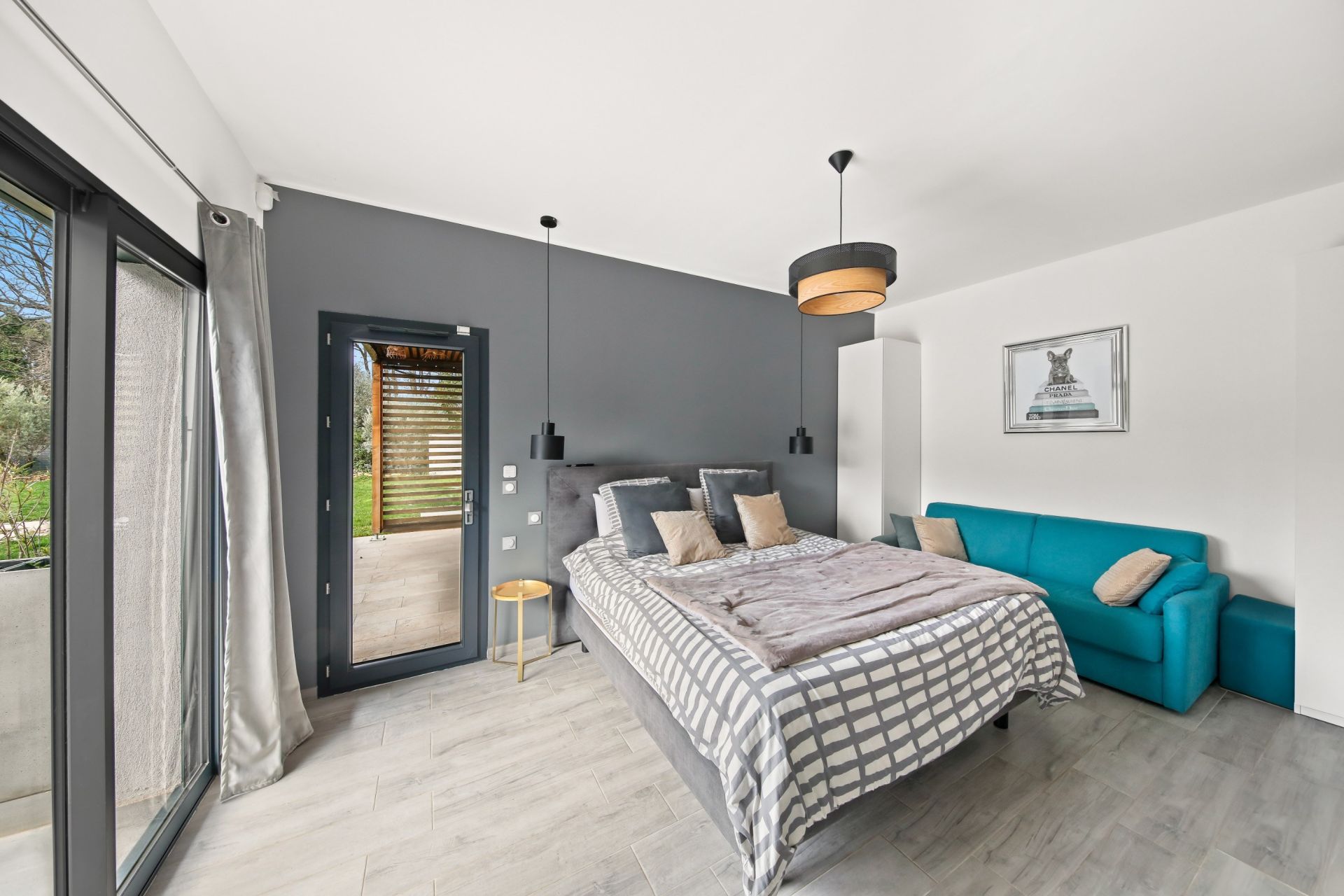 luxury house 8 Rooms for sale on LE BEAUSSET (83330)