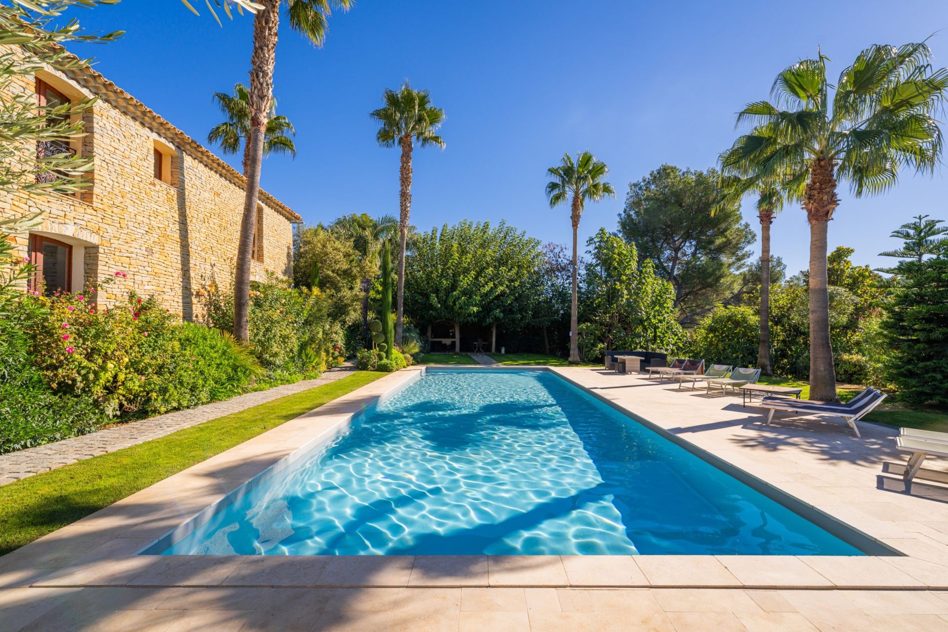 maison de luxe 20 Pièces en vente sur LE CASTELLET (83330)
