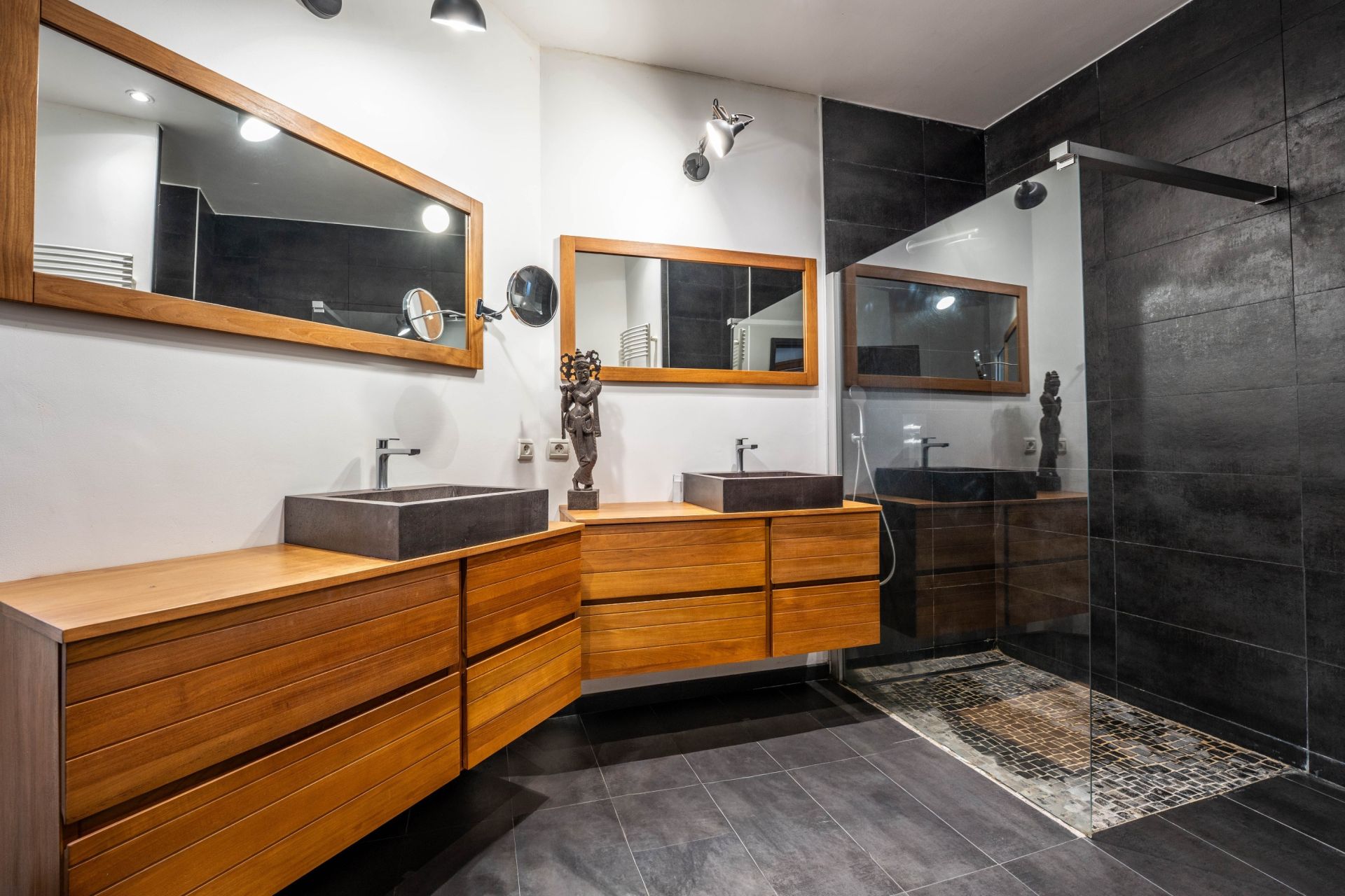 luxury house 7 Rooms for sale on ST MARTIN DE LONDRES (34380)