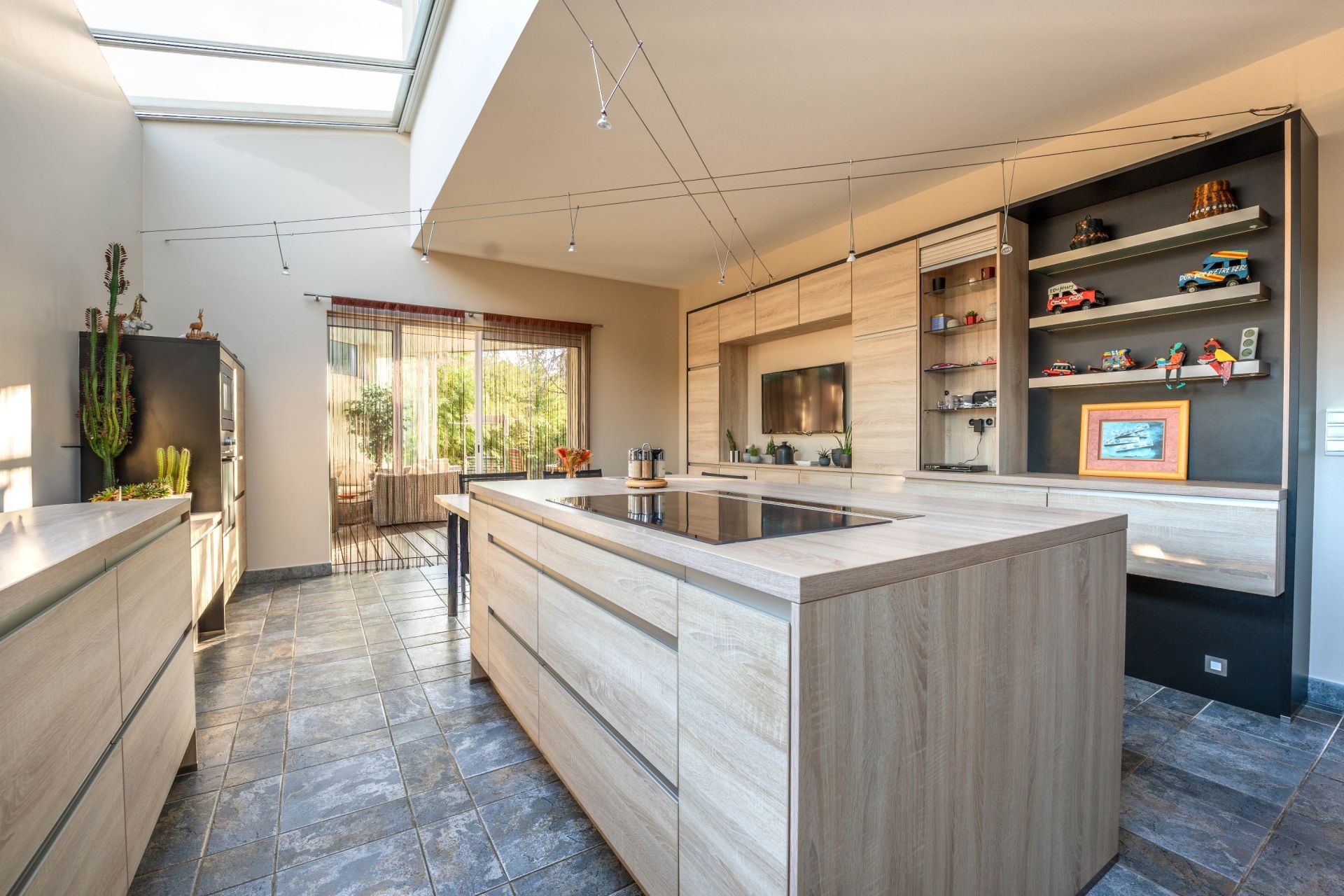 luxury house 7 Rooms for sale on ST MARTIN DE LONDRES (34380)