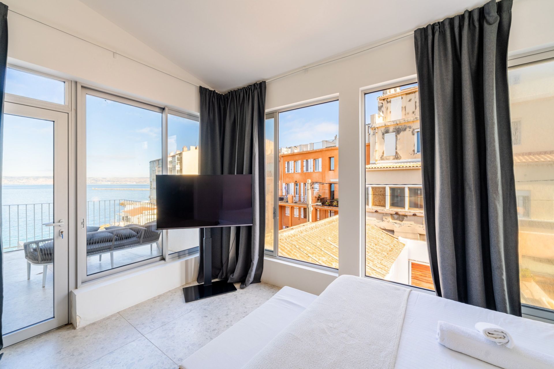 townhouse 7 Rooms for sale on MARSEILLE (13007)