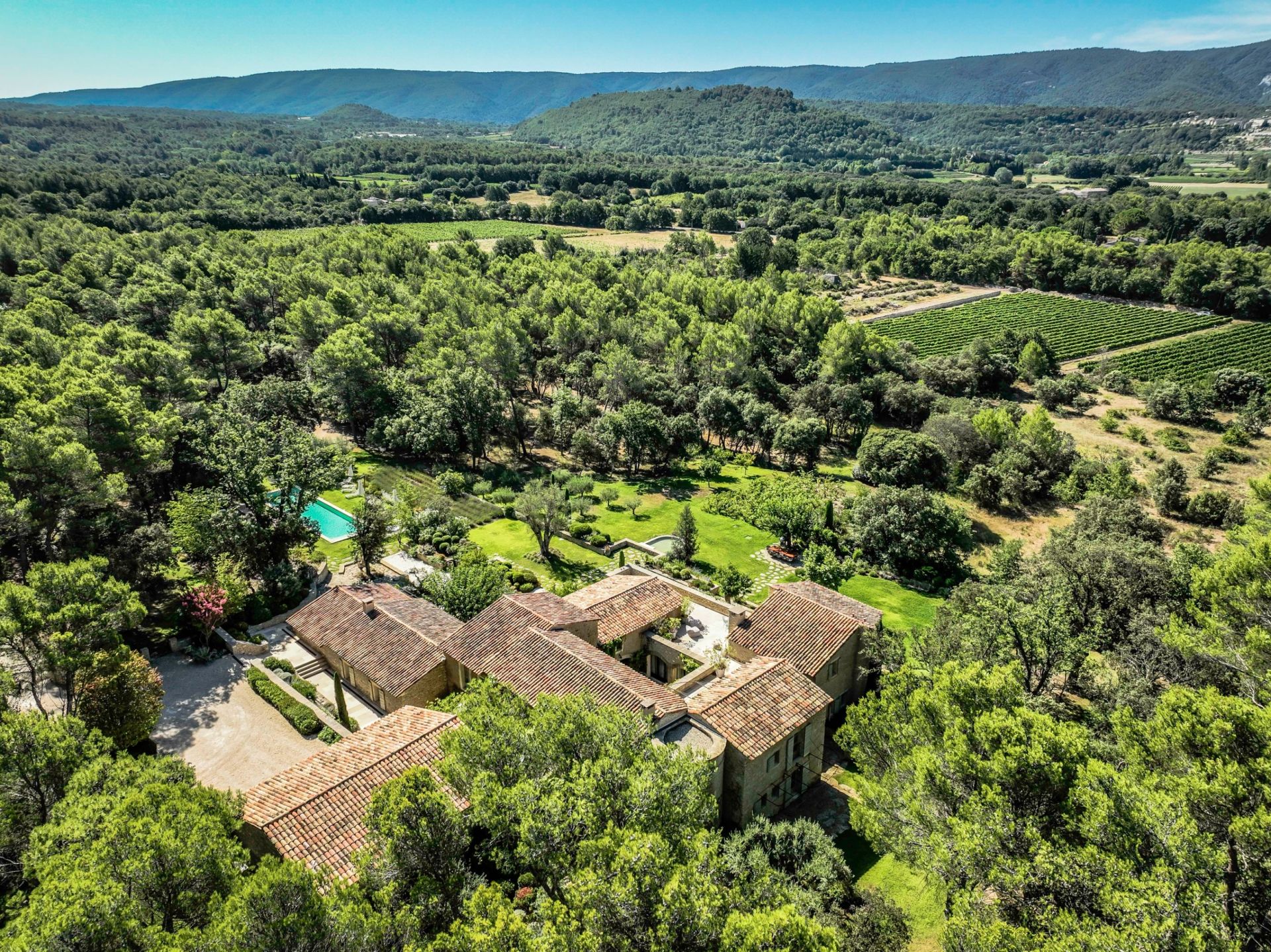 maison de luxe 18 Pièces en location saisonnière sur MENERBES (84560)