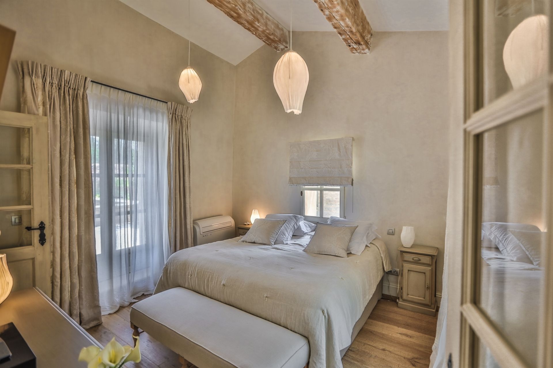 maison de luxe 18 Pièces en location saisonnière sur MENERBES (84560)