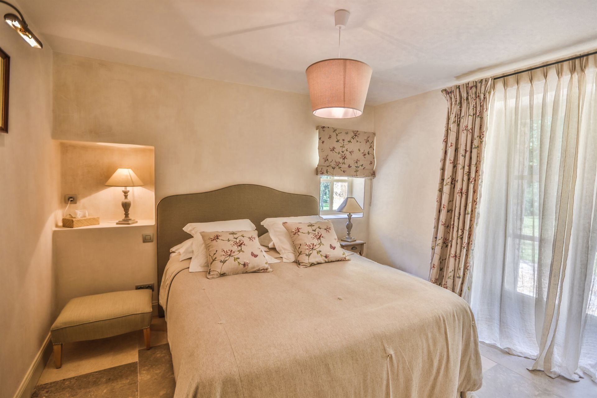 maison de luxe 18 Pièces en location saisonnière sur MENERBES (84560)