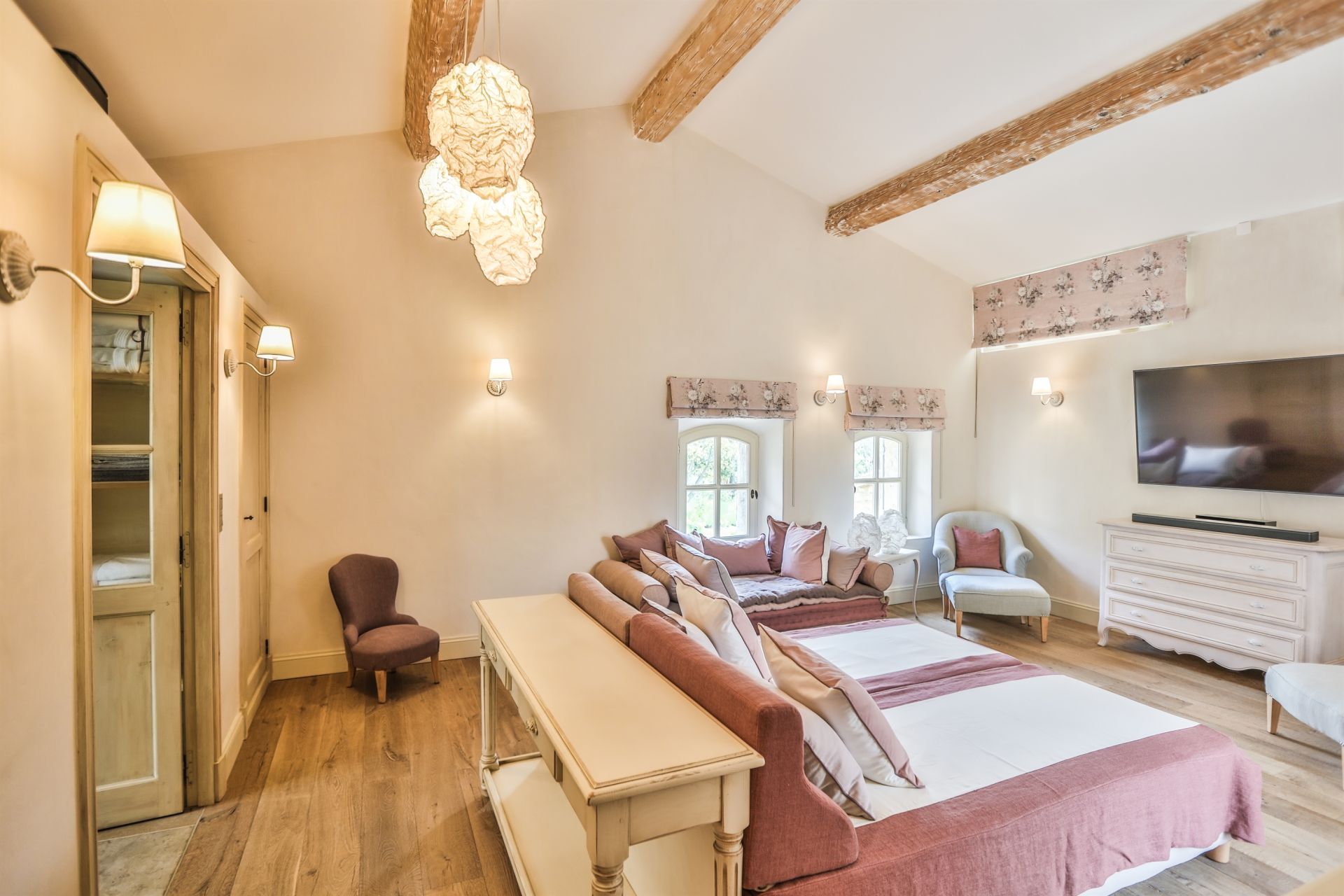 maison de luxe 18 Pièces en location saisonnière sur MENERBES (84560)