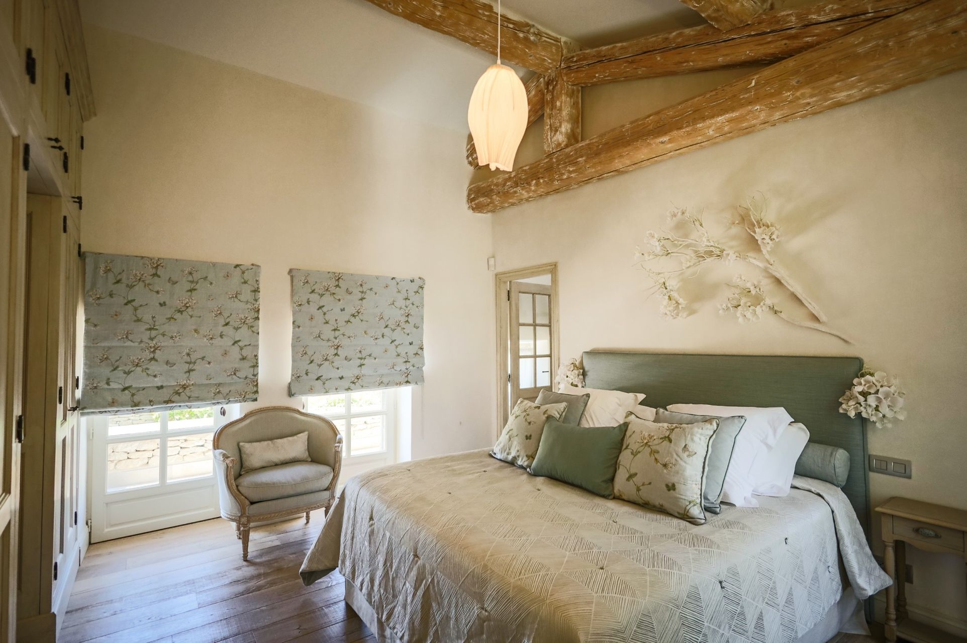 maison de luxe 18 Pièces en location saisonnière sur MENERBES (84560)