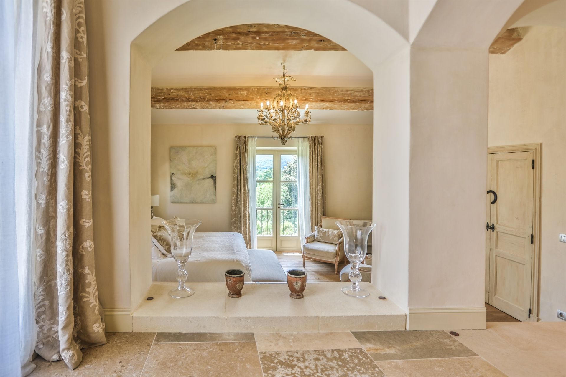 maison de luxe 18 Pièces en location saisonnière sur MENERBES (84560)