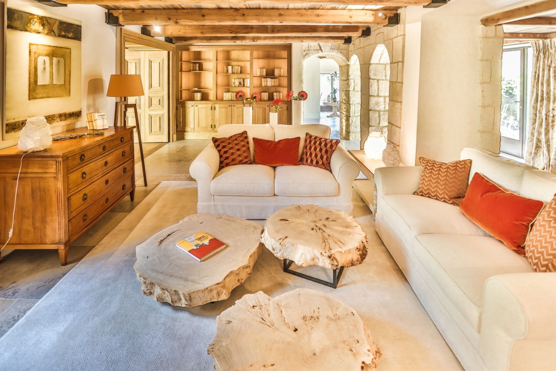 maison de luxe 18 Pièces en location saisonnière sur MENERBES (84560)