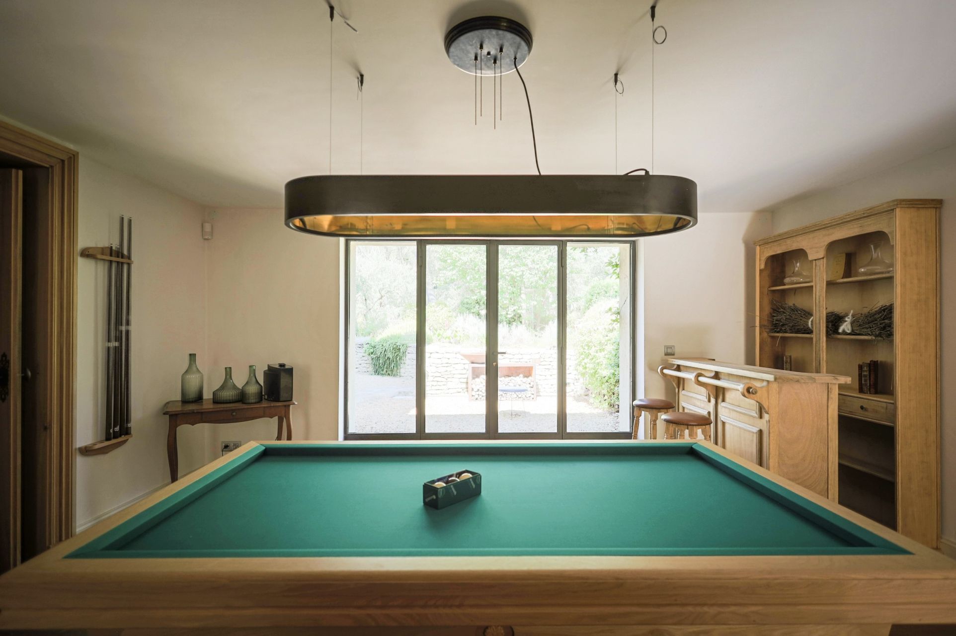 luxury house 18 Rooms for seasonal rent on MENERBES (84560)