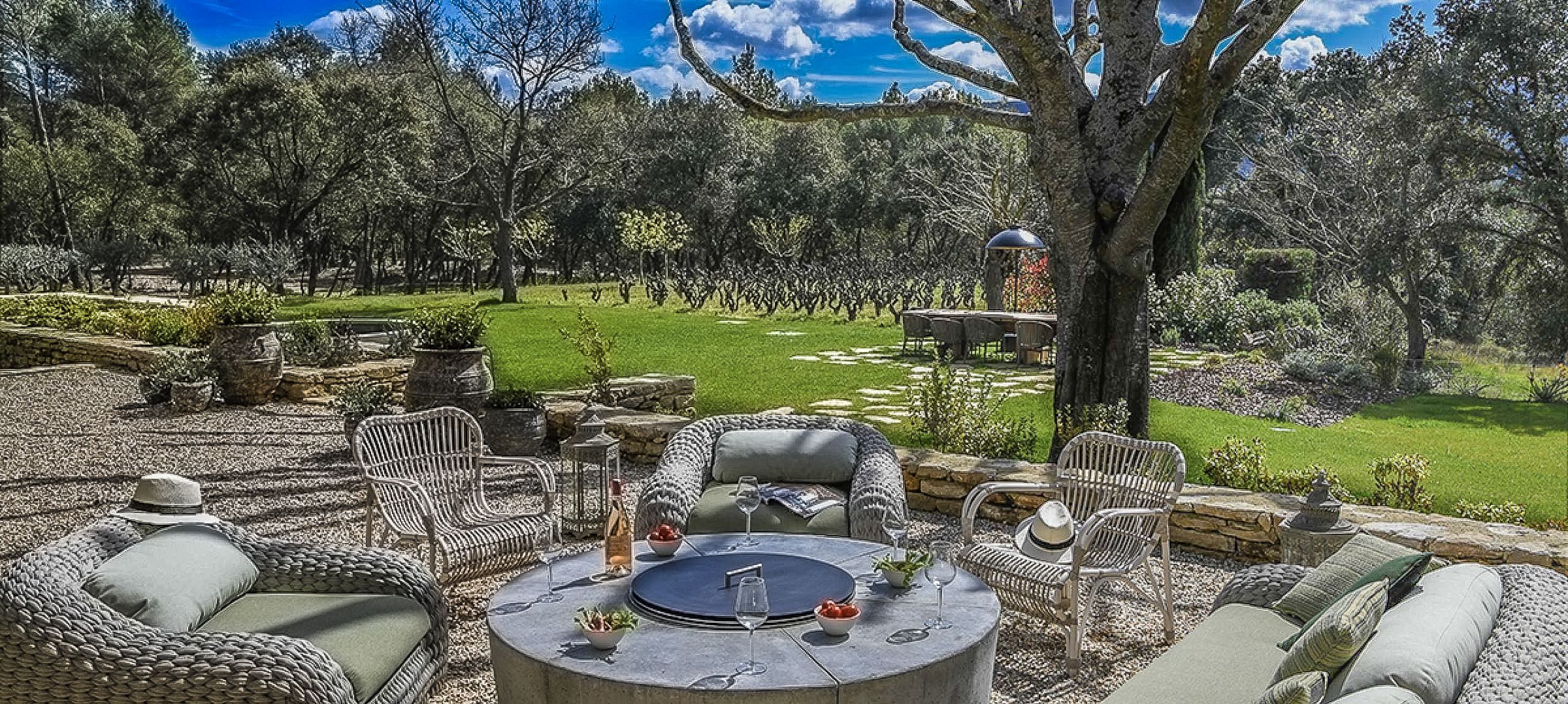 maison de luxe 18 Pièces en location saisonnière sur MENERBES (84560)