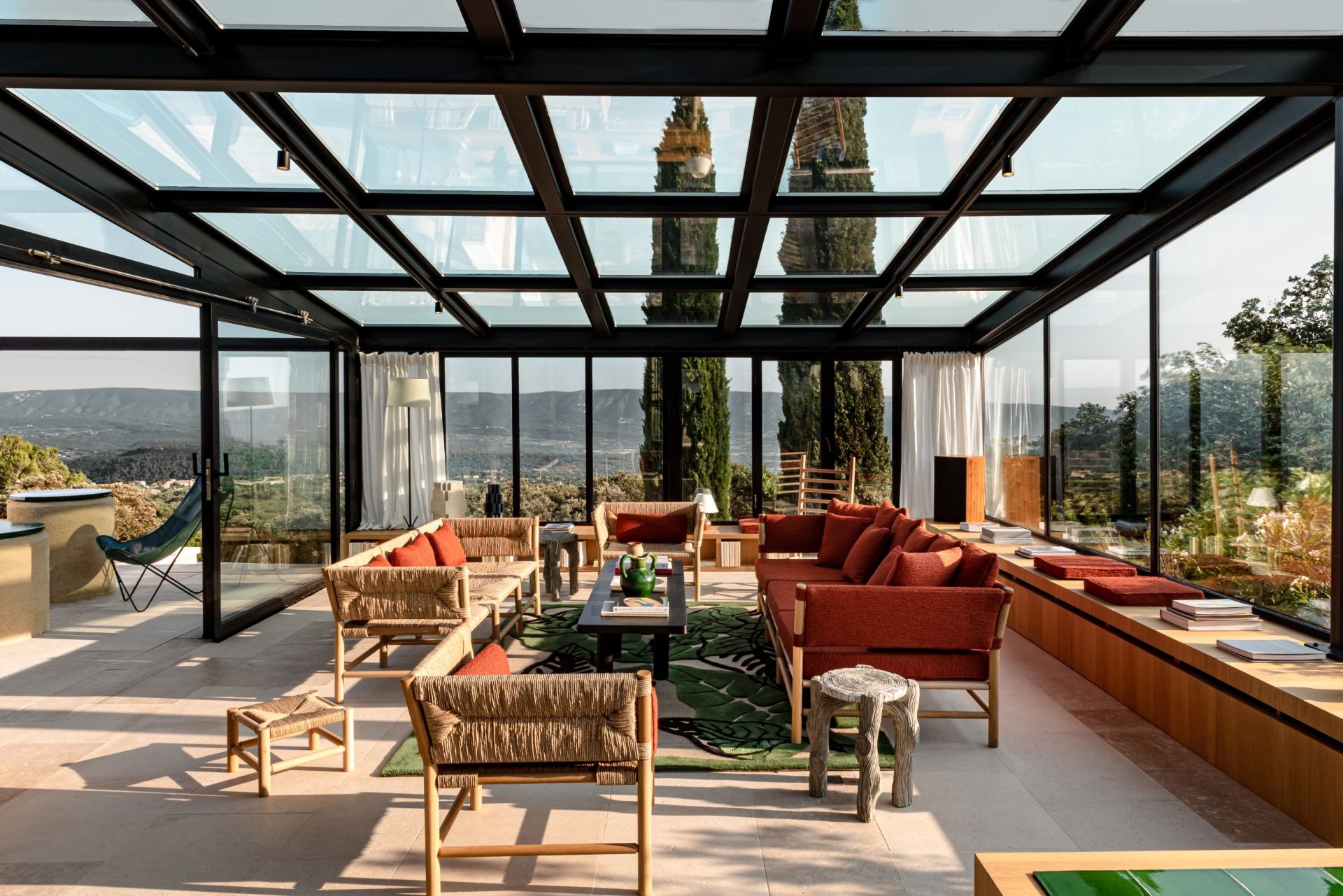 maison de luxe 11 Pièces en location saisonnière sur GORDES (84220)