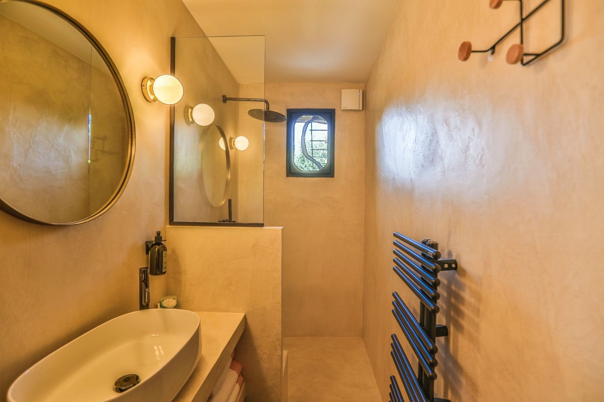 maison de luxe 8 Pièces en location saisonnière sur OPPEDE (84580)