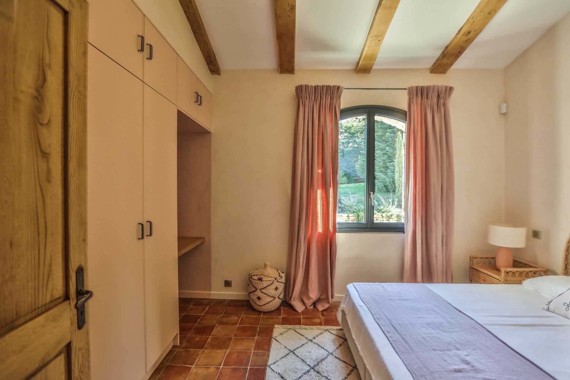 maison de luxe 8 Pièces en location saisonnière sur OPPEDE (84580)