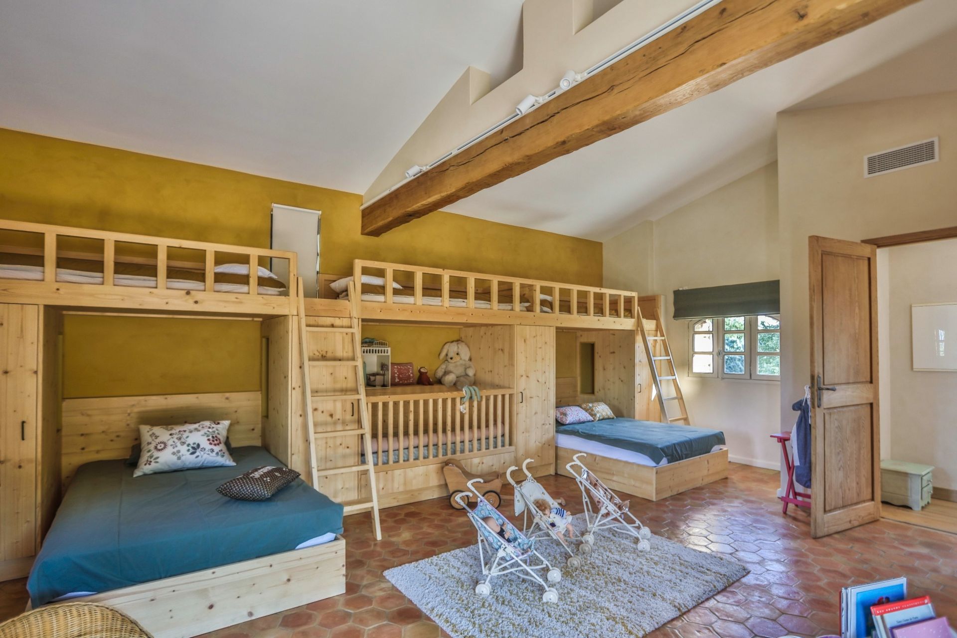 maison de luxe 8 Pièces en location saisonnière sur OPPEDE (84580)