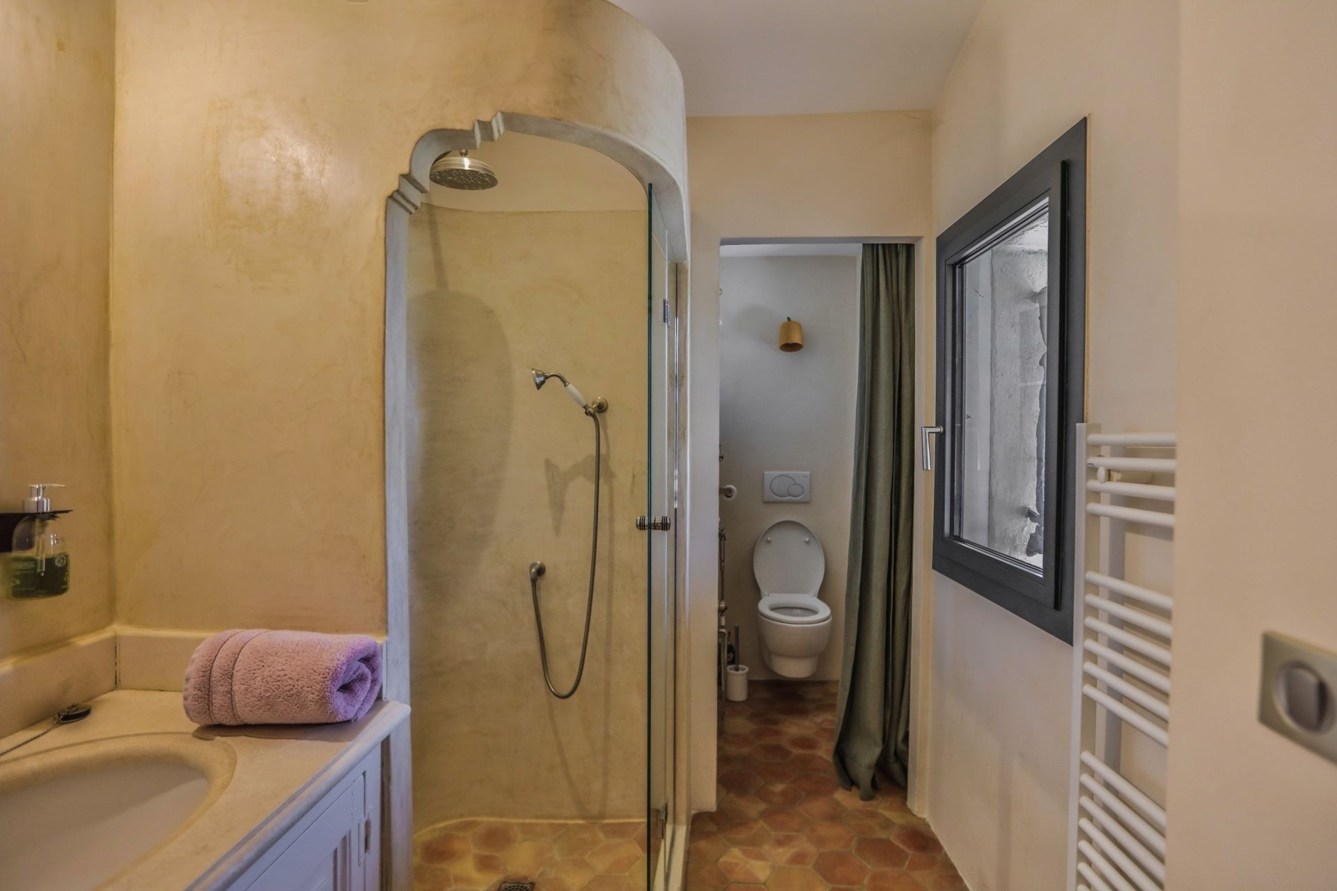 maison de luxe 8 Pièces en location saisonnière sur OPPEDE (84580)