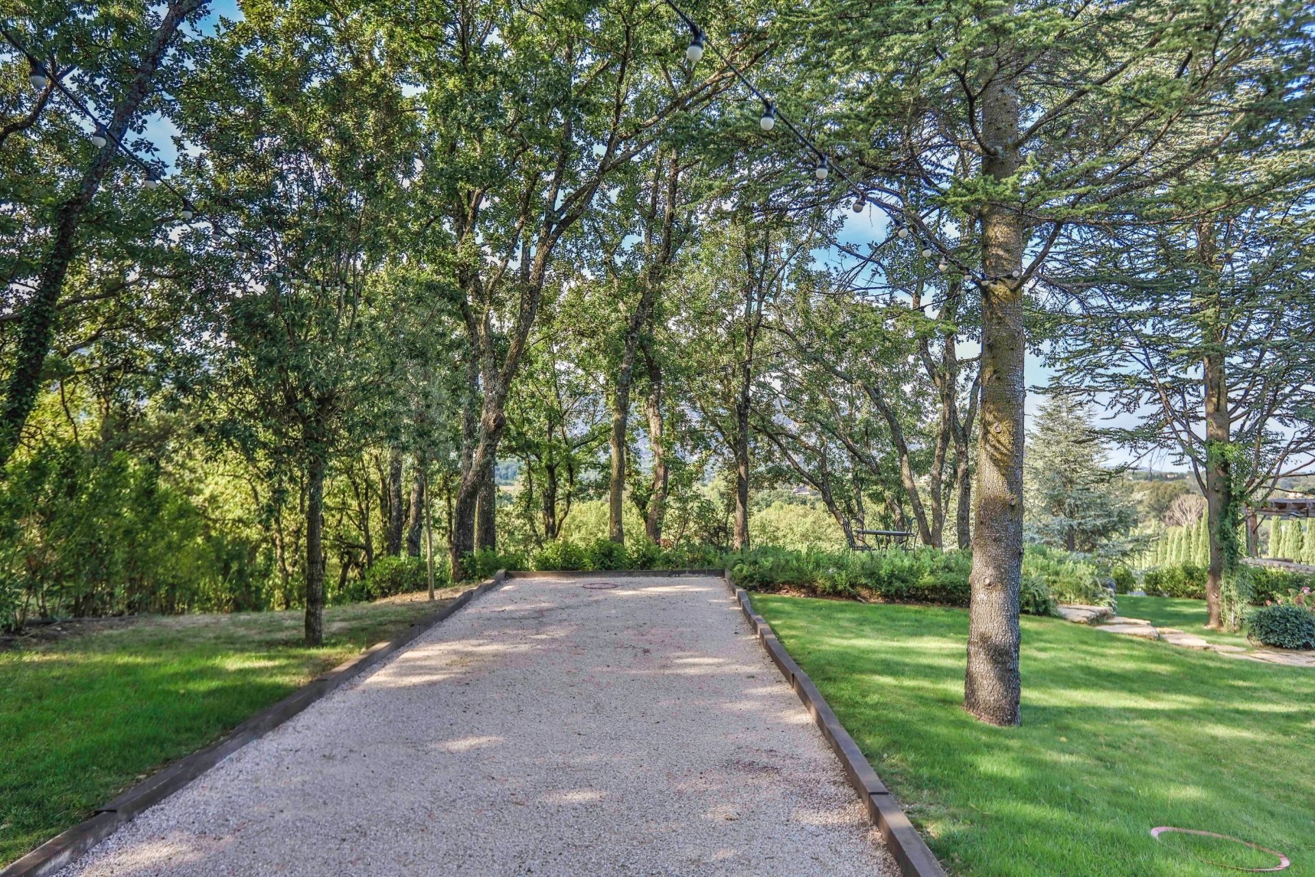 maison de luxe 8 Pièces en location saisonnière sur OPPEDE (84580)