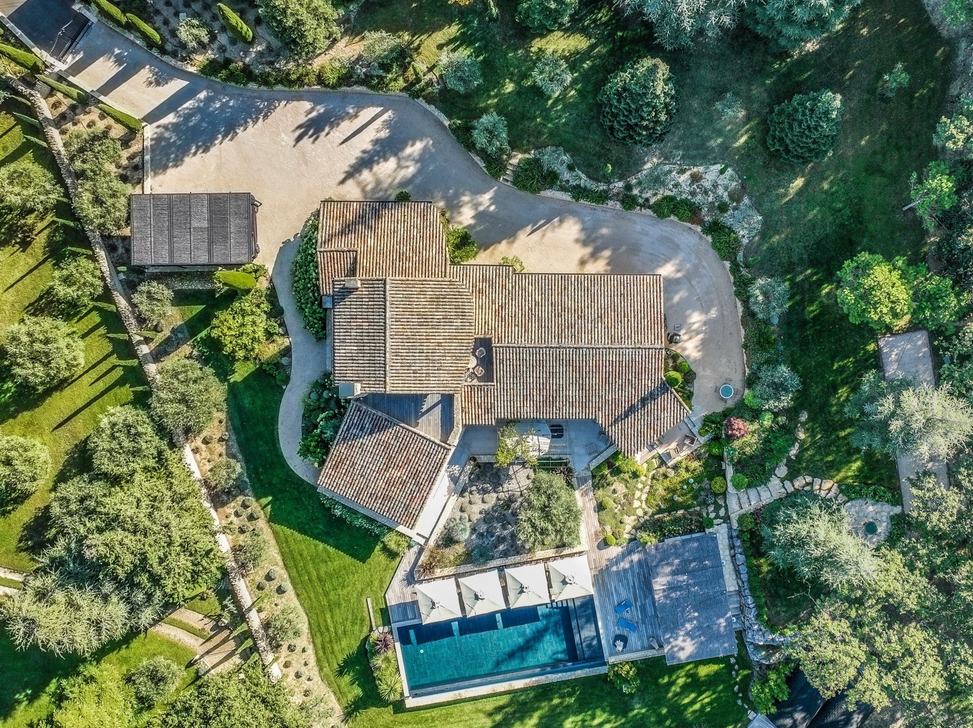 maison de luxe 8 Pièces en location saisonnière sur OPPEDE (84580)