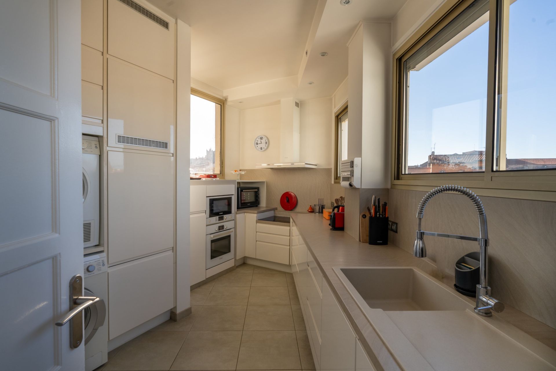luxury apartment 4 Rooms for sale on PERPIGNAN (66000)