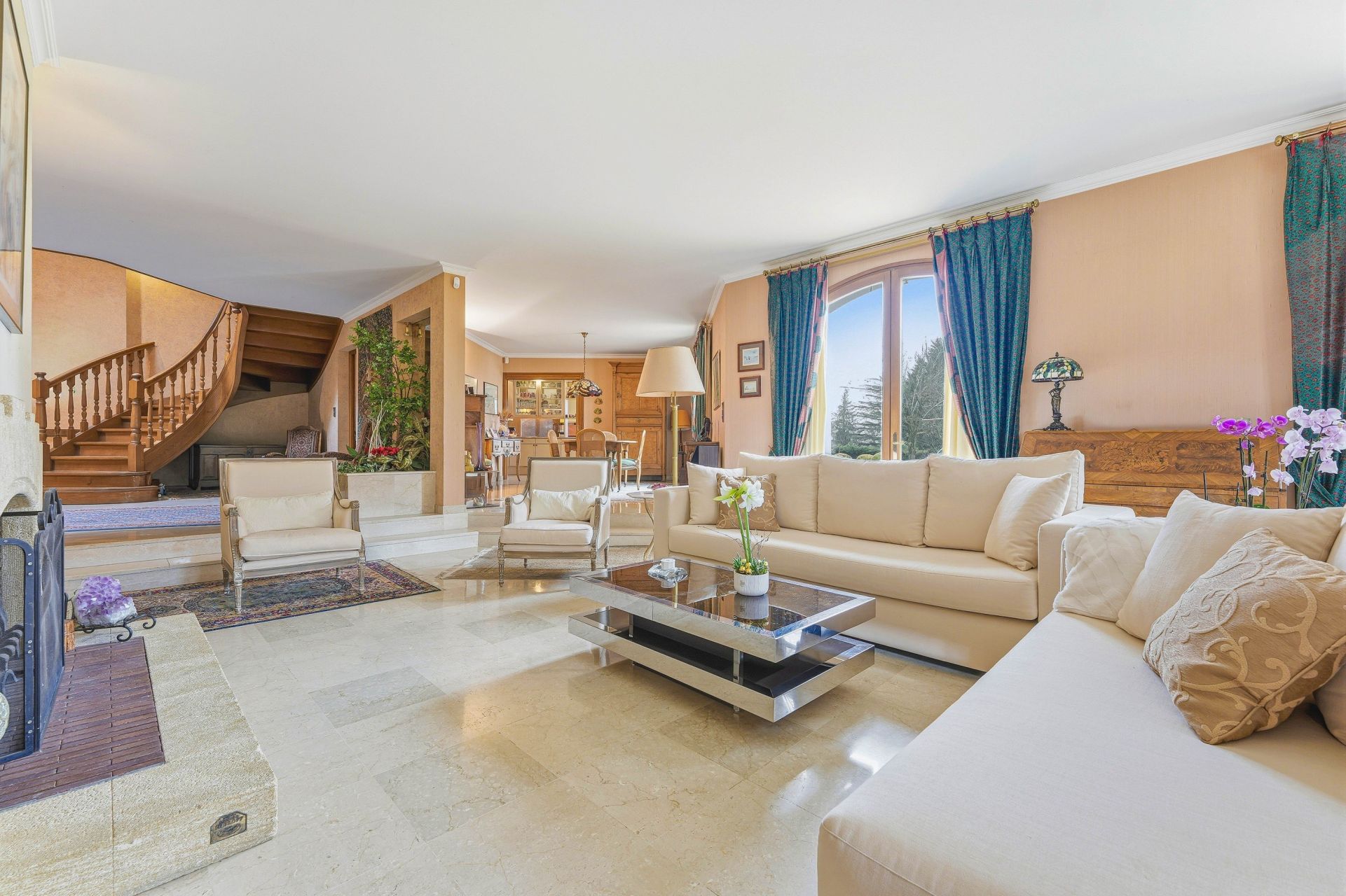 maison de luxe 8 Pièces en vente sur DIVONNE LES BAINS (01220)